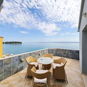 https://punta-preko-apartment.hotelinzadar.com
